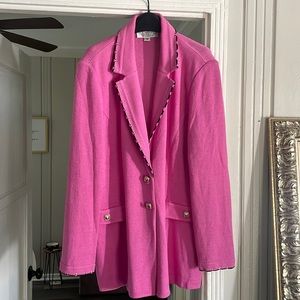 Perfect condition, gorgeous pink blazer with gold buttons.
